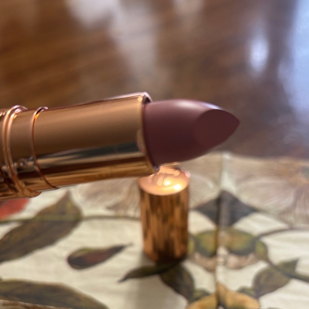 Charlotte Tilbury Lipstick-Pillow Talk Fair - Picture 2 of 6